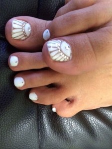 Pure white polished toenail art
