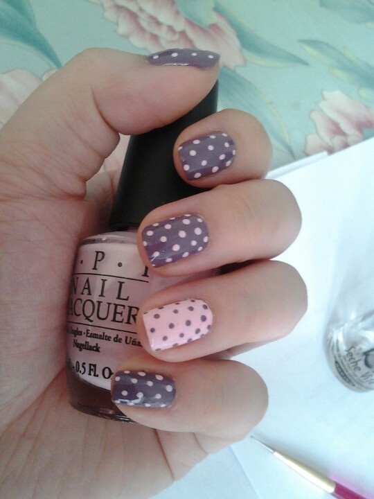 Pink and gray polka dots nails for Autumn